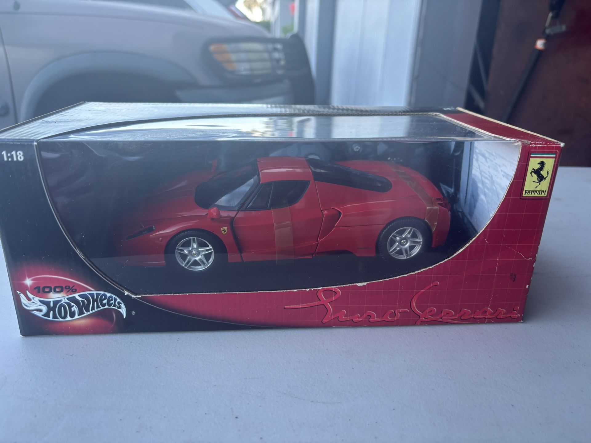 Hot Wheels 100% Ferrari Enzo 1:18 Diecast Model Car – Red – Rare Collectible