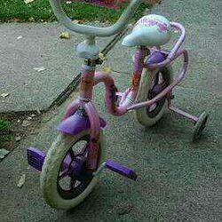 Toddler bike w/ training wheels! 10" Disney Princess 
