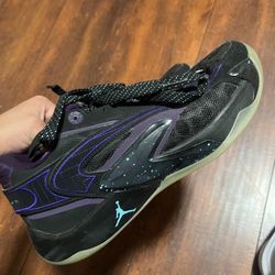 basket ball shoes 