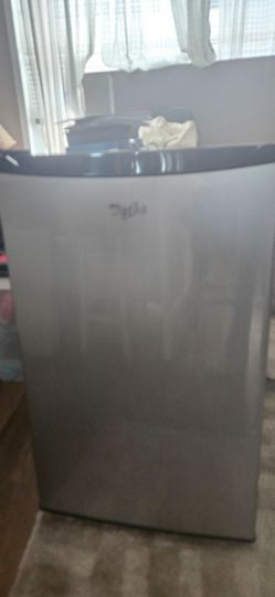 Whirlpool mini fridge