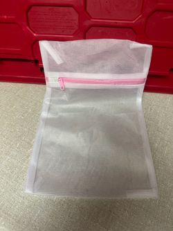Free Mesh Zipper Pouch