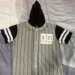 Medium sized Carbon Trust No1 shirt