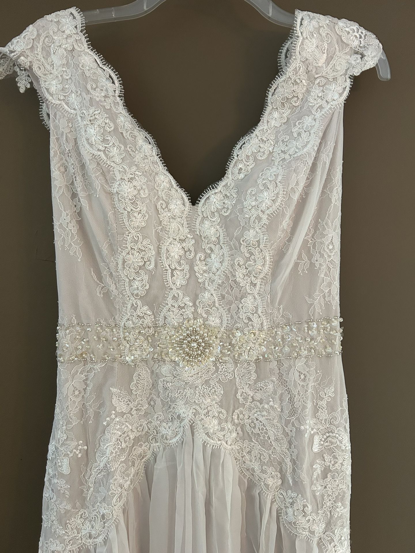Full Length Beautiful New Wedding Gown Boho Style