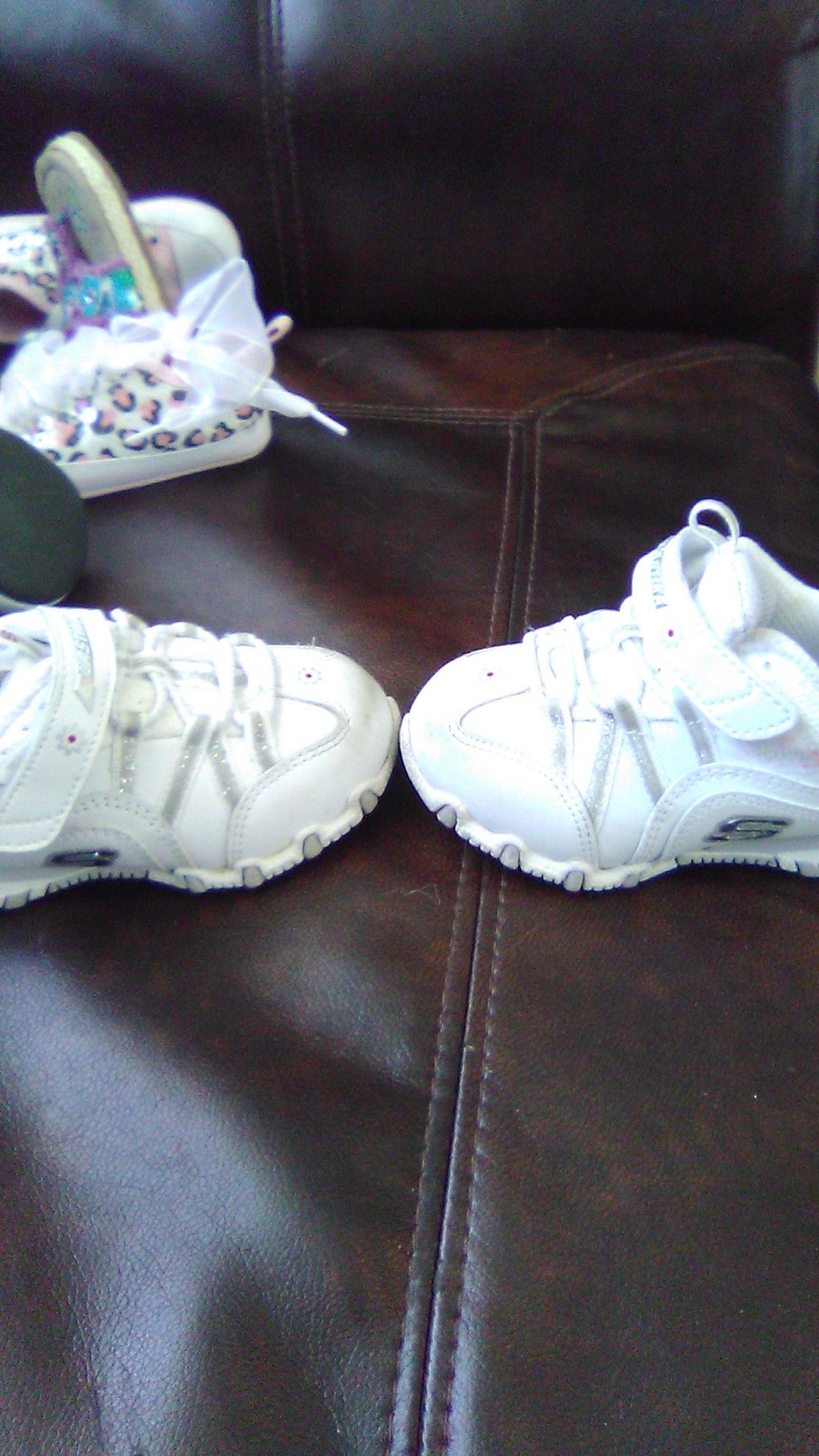 8 pairs of baby/crib shoes