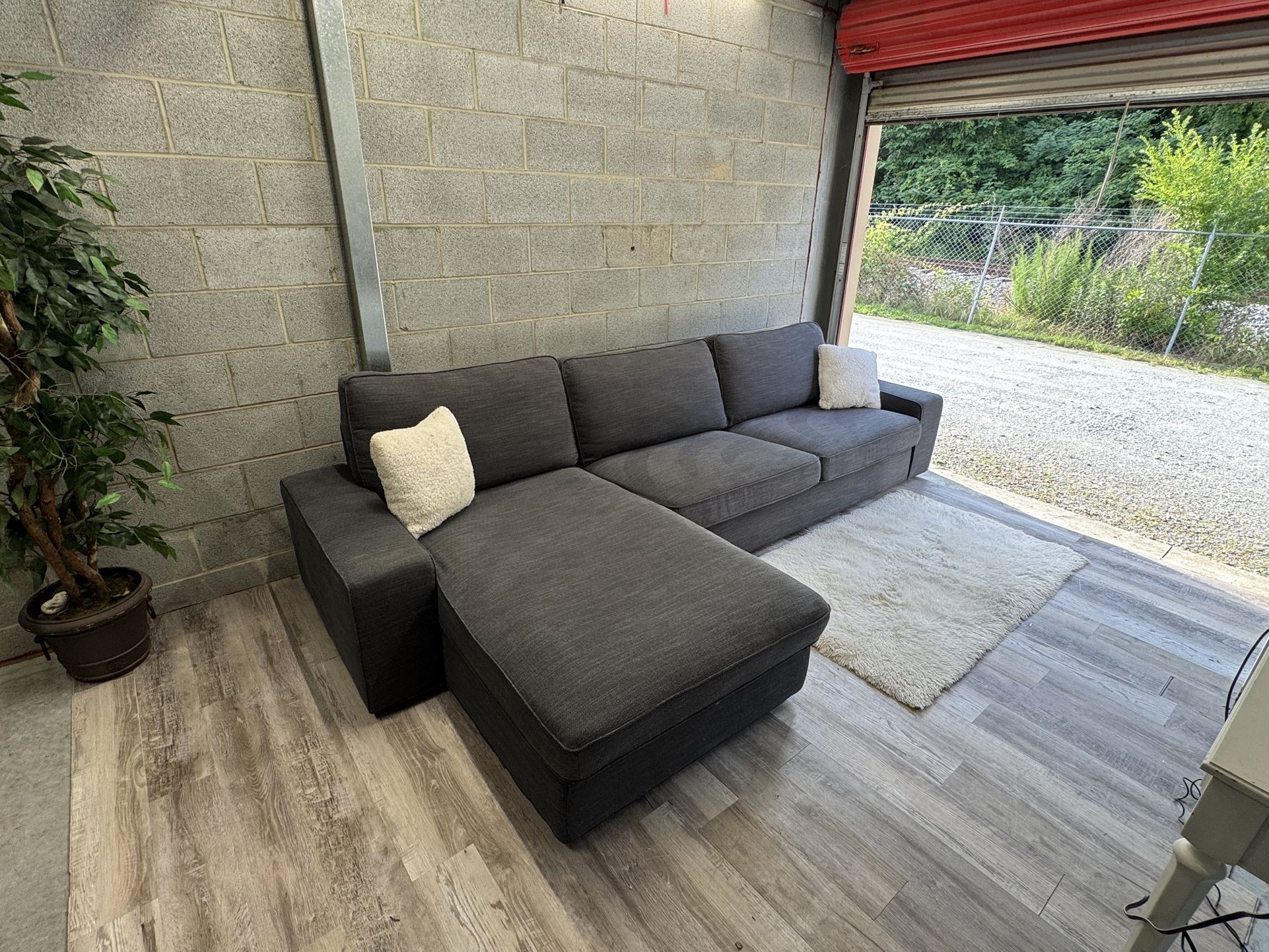 (Delivery) Grey Sectional Couch/Sofa with Reversible Chaise