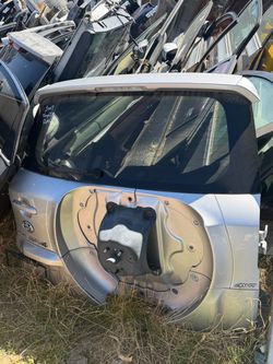 2007 Toyota rav4. Tailgate $400