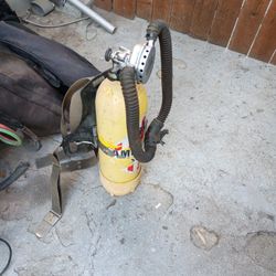 Scuba diving gear
