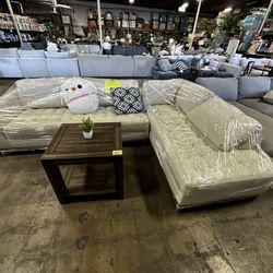 Thomasville White Fabric Sectional Sofa 