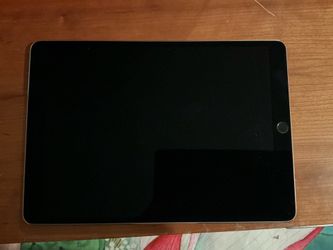 iPad Pro 10.5" w/ Apple Pencil Bundle