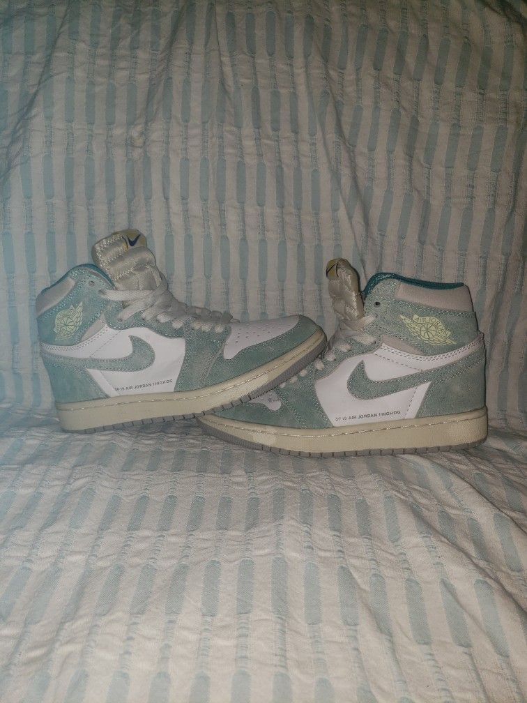 Jordan Retro OG High Turbo Green GS Size Y
