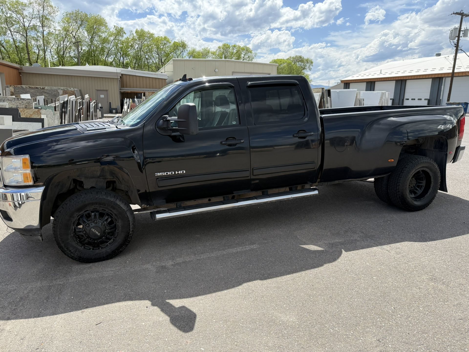 Chevy Dually 3500 HD