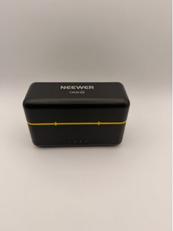 NEEWER CM28 wireless microphone system with portable charging case