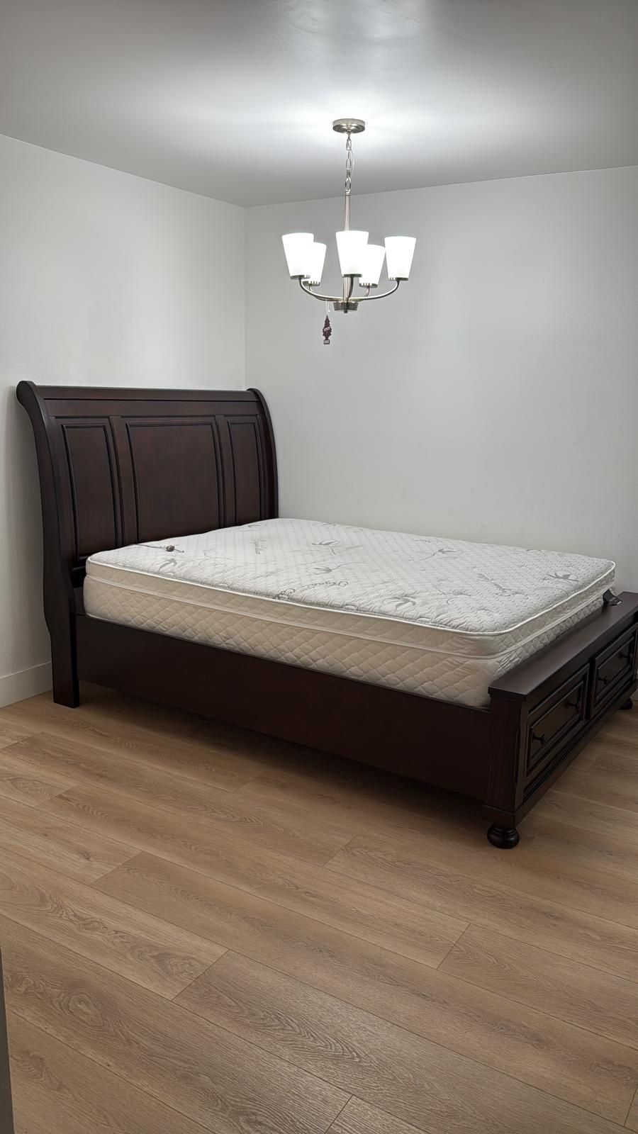 King Size Mattress With Wooden Frame