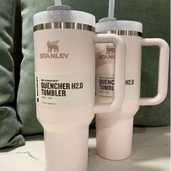 Stanley Rose Quartz 40 oz. Quencher H2.0 FlowState Tumbler