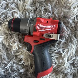 Milwaukee fuel 1/2” Hammer Drill / Driver 