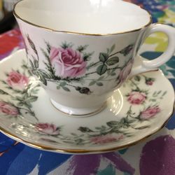 Majestic Choice Fine Bone China From Staffordshire England Vintage Cup And Saucier Great Condition 