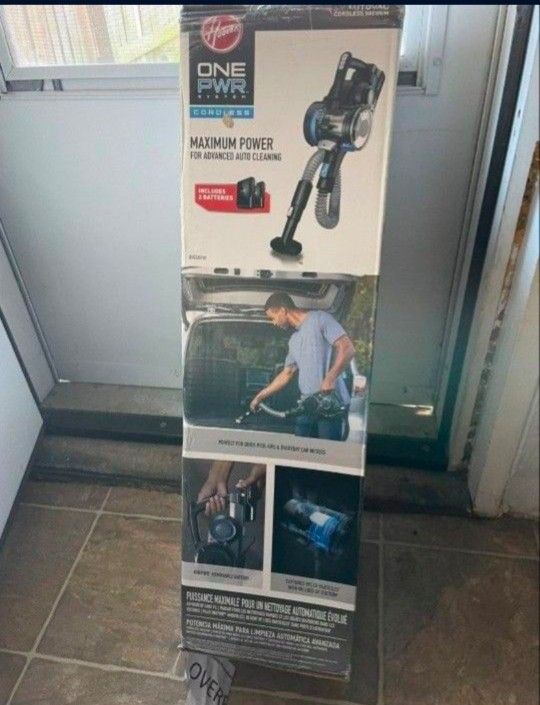 Hoover Car Vacuum- Cordless