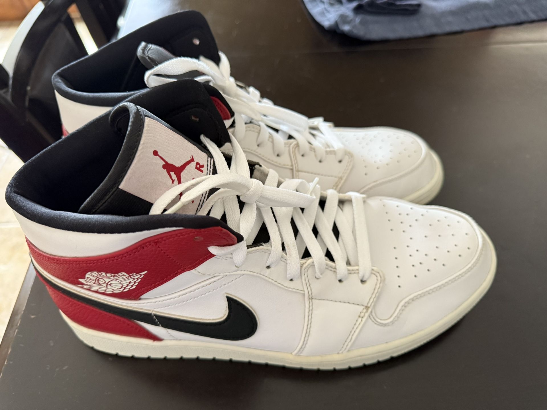 Nike Air Jordan 1 Mid Size 13