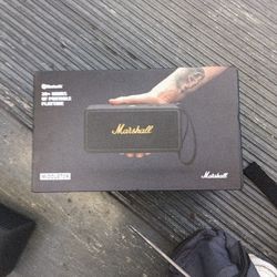 Marshall Middleton Bluetooth Speaker 