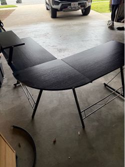 Gaming desk
