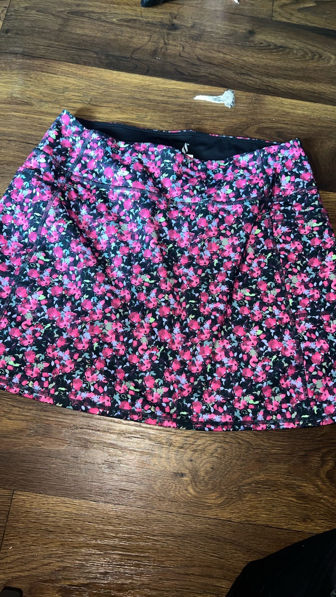 large skechers pocket