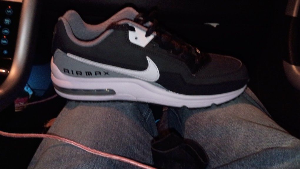 Size 10 Air Max Mens