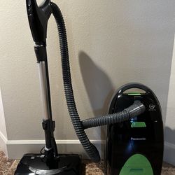 Panasonic Vacuum Cleaner Model No. MC-CG917 with Power Nozzle and HIPPA exhaust filter