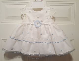 Dress size 6/9 mths