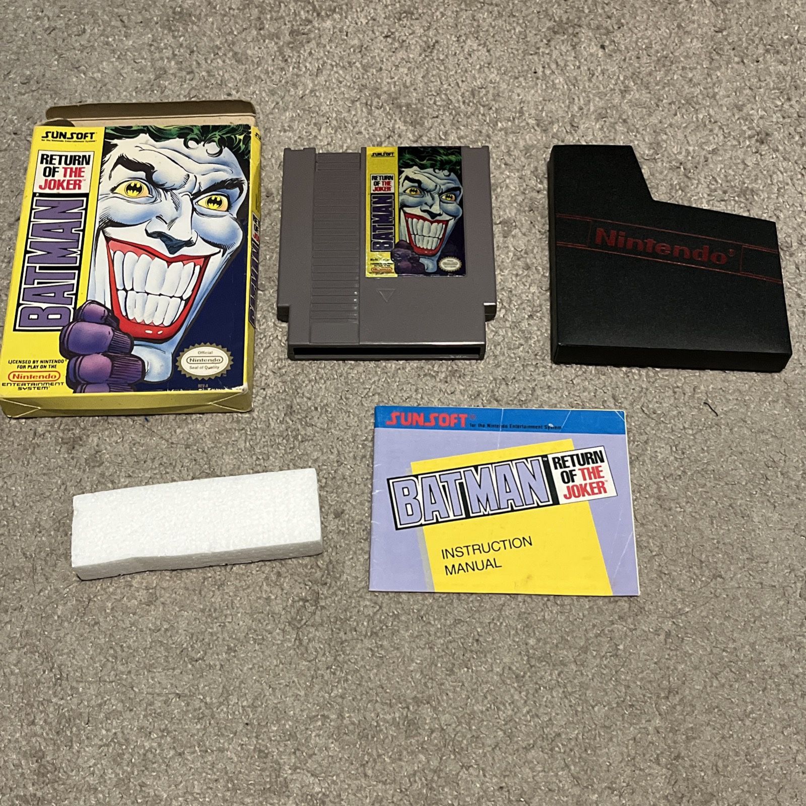 Batman: Return of the Joker Nintendo NES CIB Complete w/ Manual Box Dust Cover