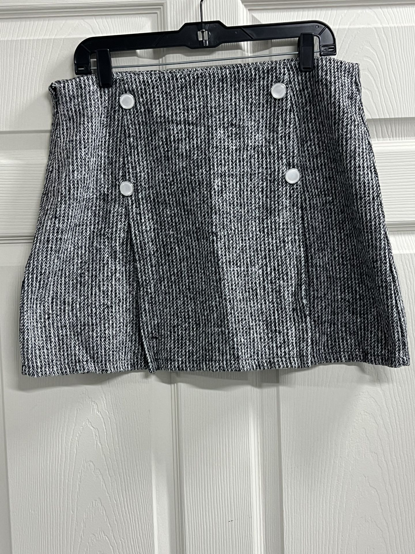 Shein Black & White Tweed Mini Skirt with Buttons - Size 12 - NWT