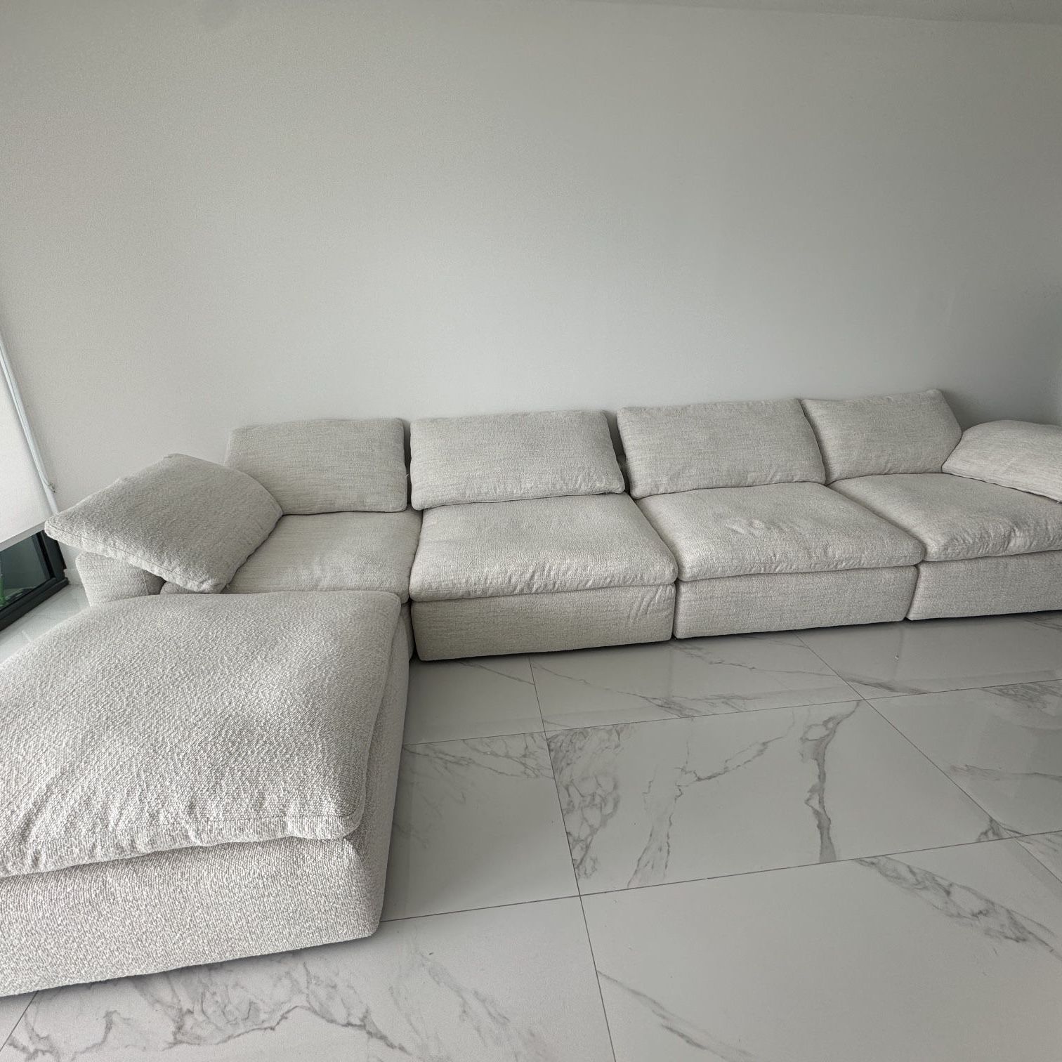 Modern Miami - Like New- Divani Casa Unity - Modern White L- Shaped Reversible Sectional Sofa 