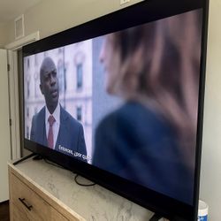 Almost new 70 Inch LG Tv