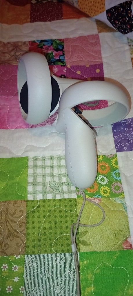 Oculus 2 Controllers One For 75