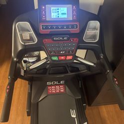 Sole F63 Treadmill