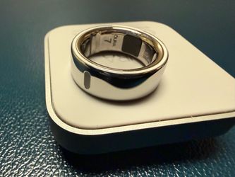 Oura ring 4 sliver size 7