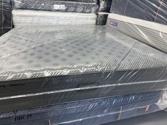 KING SIZE SIMMONS BEAUTYREST BLACK SERIES 1 (EXTRA-FIRM) MATTRESS & BOX SPRINGS BED SET