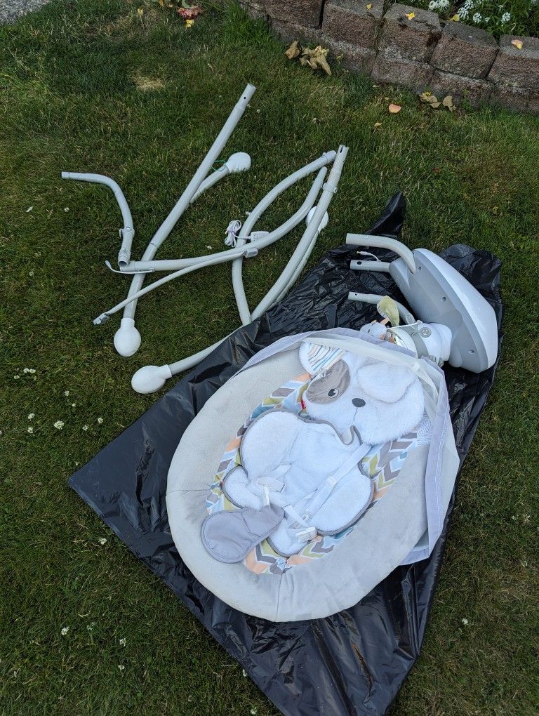 Fisher Price Snuggapuppy Swing