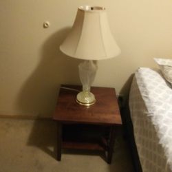 Crystal LAMP Plus End Table A1COND $10