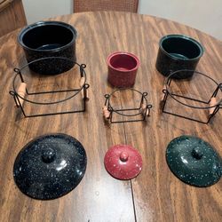 Set Of 3 Mini Ceramic Crock Pots With Wire Holders