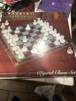 Crystal glass chess set