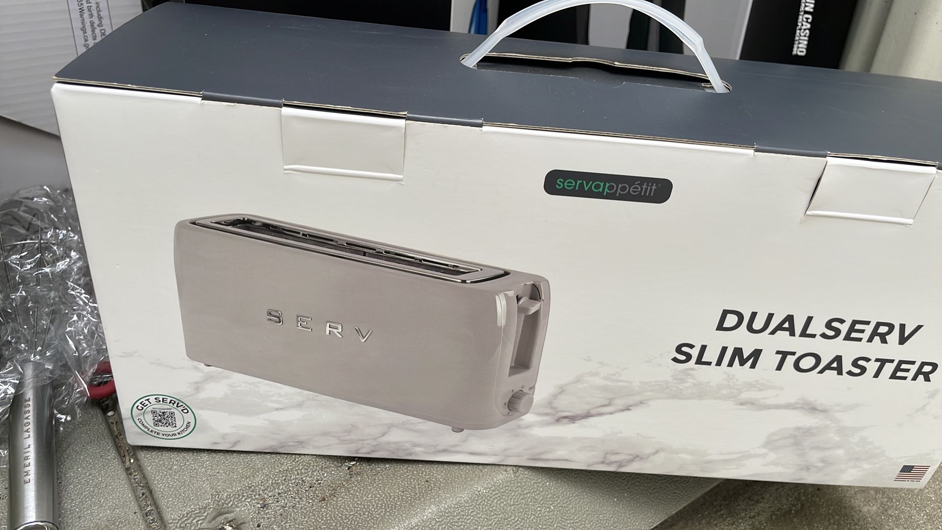 Slim toaster