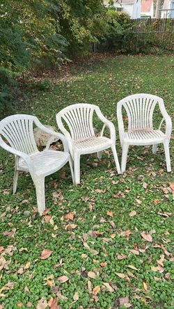 Three Rubbermaid chairs for outdoor