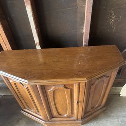 Davis Cabinet Company Console