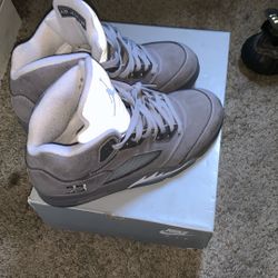 Wolf Grey 5s Size 9 