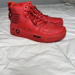 Men’s 8.5 Red Sneakers 