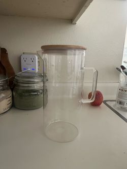 Glass drink dispenser
