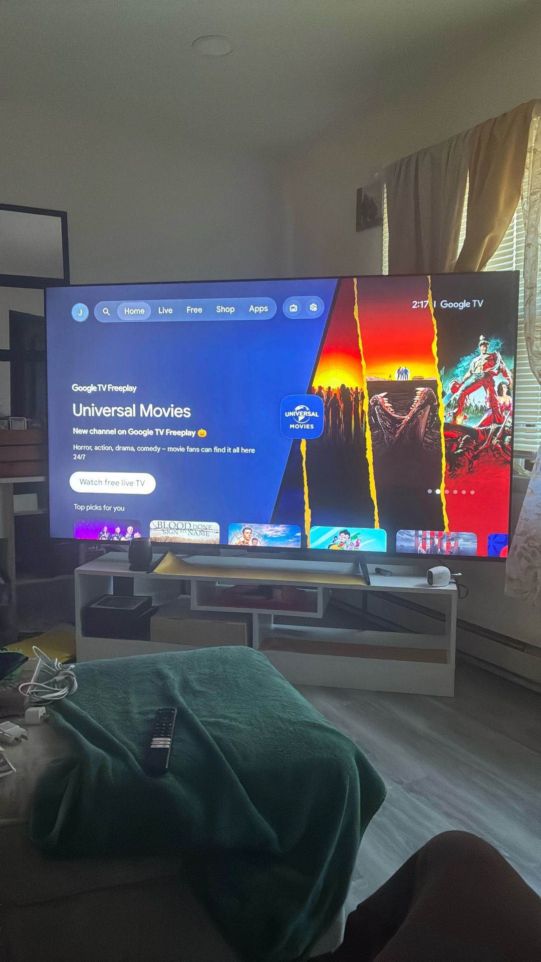 85 Inch TCL Flatscreen Tv Smart Tv