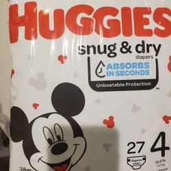 Huggins Size 4 Diapers 