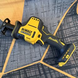 DeWALT 20v Brushless  Compact Reciprocating Saw