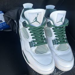 Jordan Retro 4’s - Oxidized Green